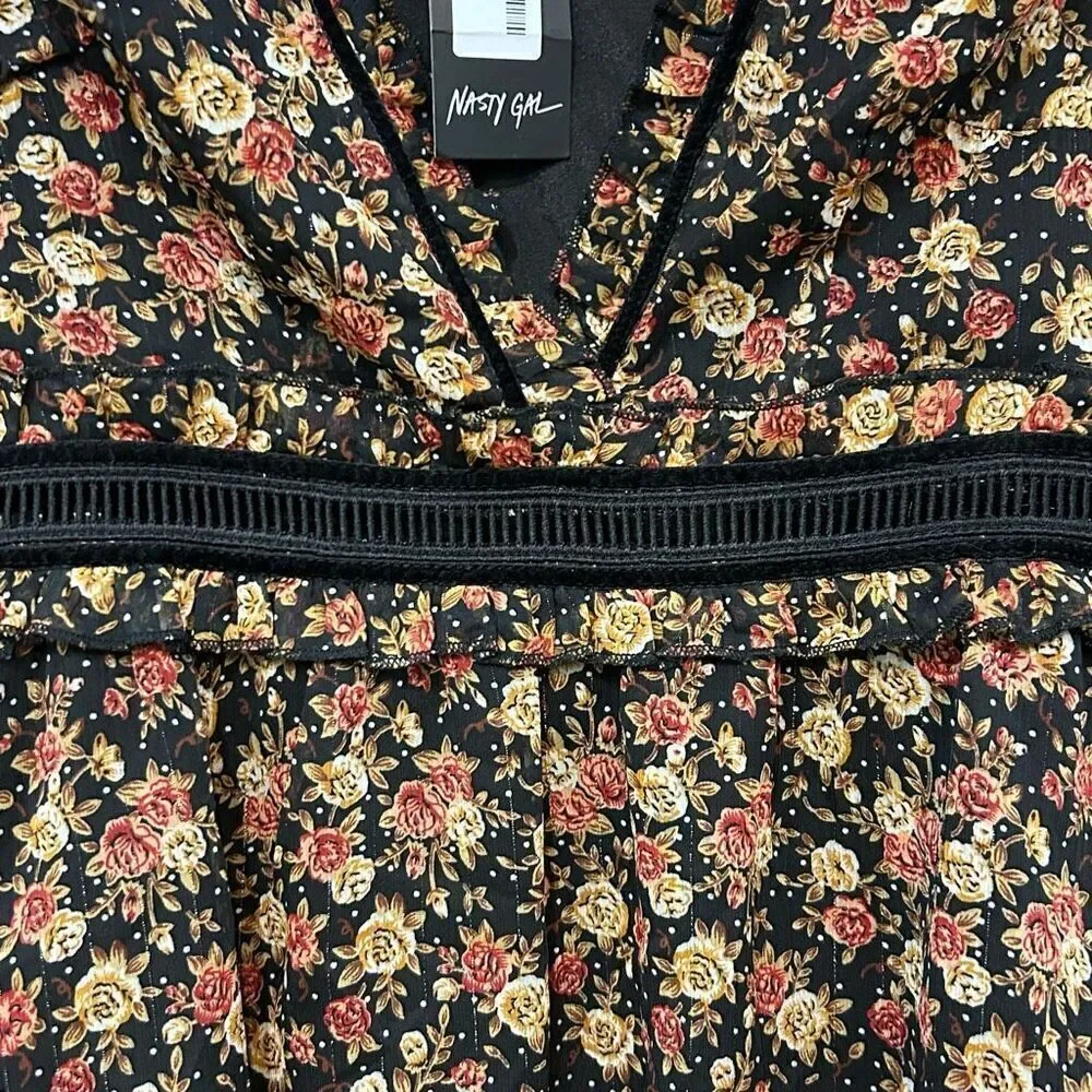 🆕 Nasty Gal‎ I’ll be Bouquet black floral bell sleeve mini dress size 6 - Picture 5 of 13